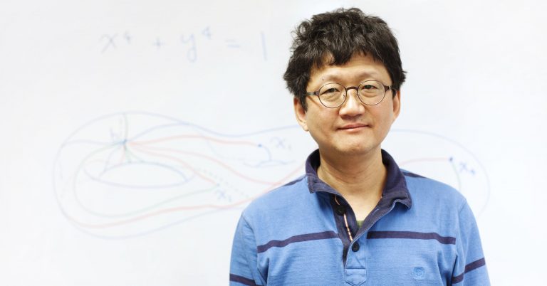 Secret Hyperlink Uncovered Between Pure Math and Physics