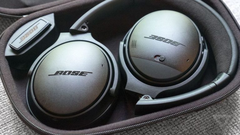 One of the best noise-cancelling headphones 2017