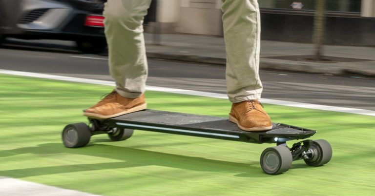 A 4WD electric skateboard that hits 23 mph is even more fun than it sounds