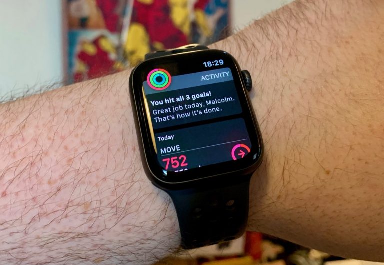 How the Apple Watch annoys you into getting active and losing weight
