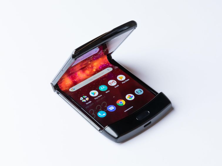 Motorola Razr, Galaxy Z Flip, Fold 2: Foldable phones need killer apps and strong screens to succeed in 2020