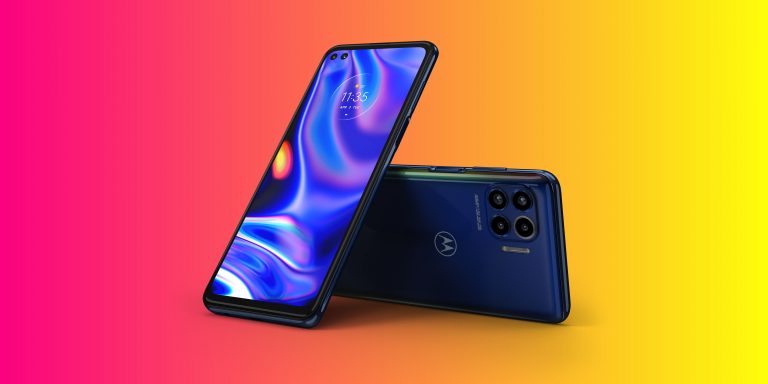 Motorola One 5G costs less than $500 and will have you saying ‘iPhone SE who?’