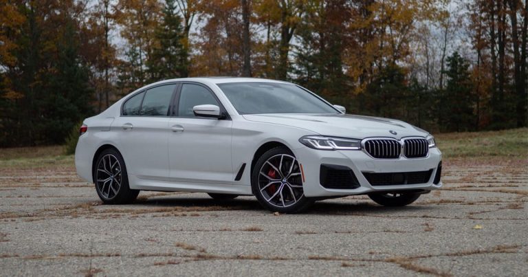 2021 BMW 540i xDrive review: Riding the line between sharp and soft