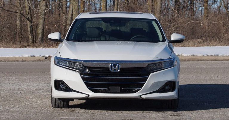 2021 Honda Accord Hybrid is an efficient sedan without compromise
