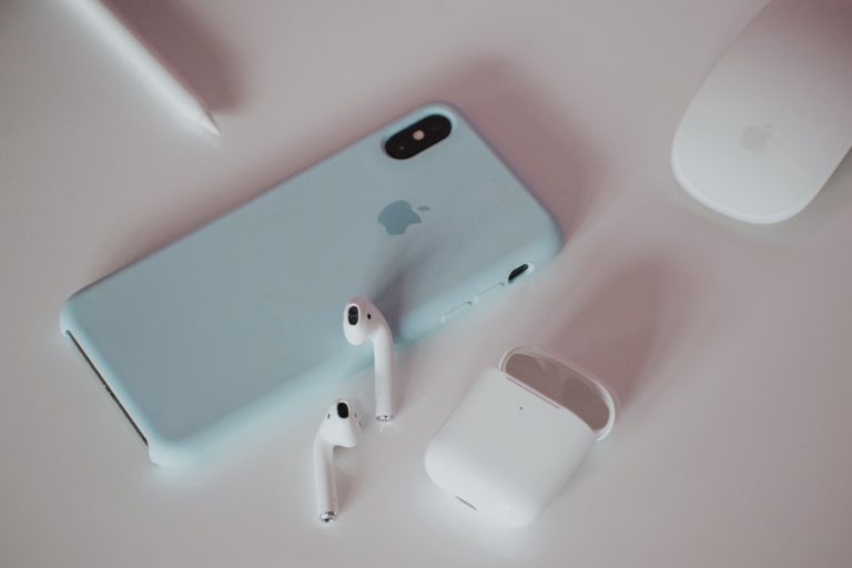 Best Accessories To Look For In 2021 If You Are An iPhone Owner