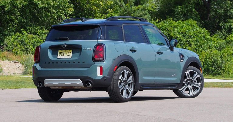 2021 Mini Cooper S Countryman appeals only to the brand’s faithful