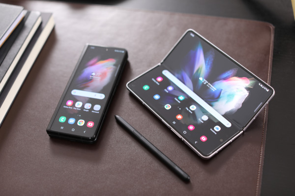 Samsung’s latest Galaxy Fold adds stylus support, waterproofing and an under-display camera – TechSwitch