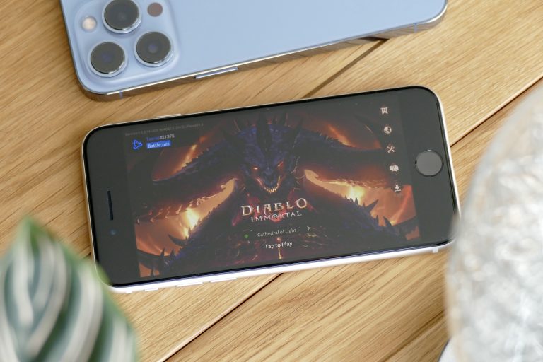 Diablo Immortal on the iPhone SE is held back by one thing | Digital Trends