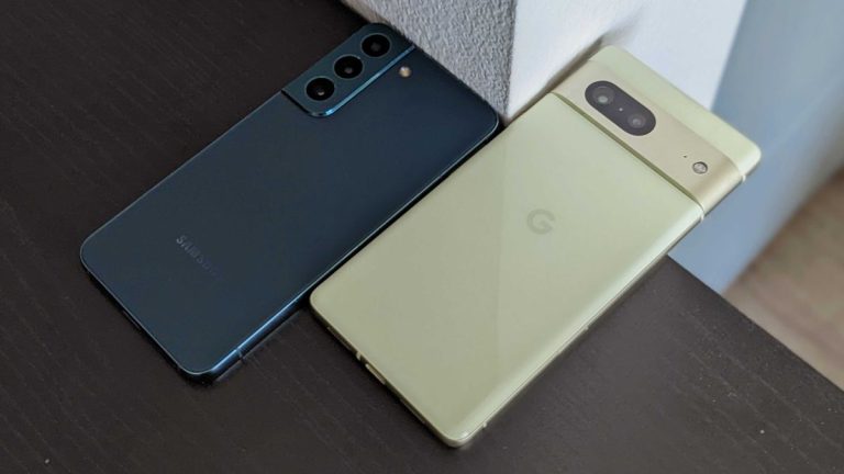 Google Pixel 7 vs. Samsung Galaxy S22: Where value matters