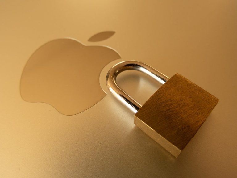 Apple beefs up enterprise identity, device management