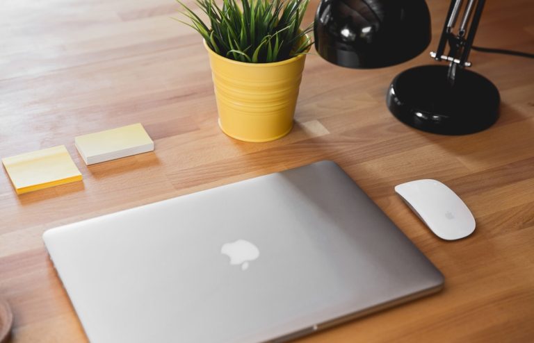 5 Best MacBooks for Businesses in 2023