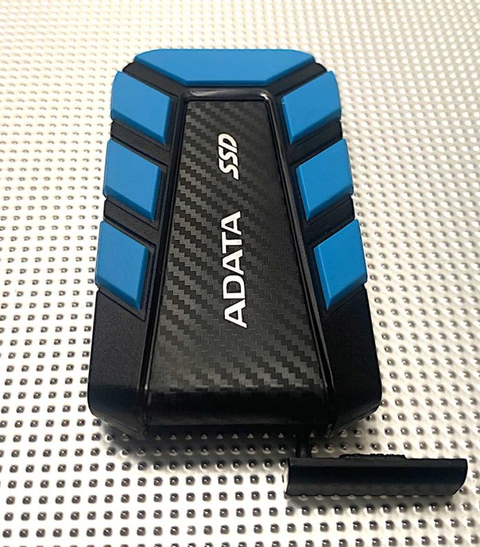 AData-SD820-end-on.jpg
